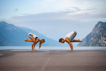 Private outdoor yoga lesson in Riva del Garda 1